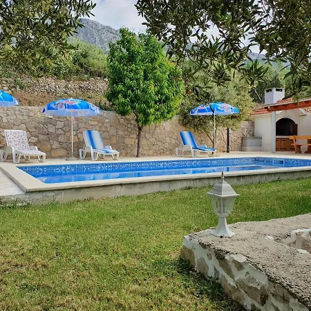 Vikendica Village Kastela