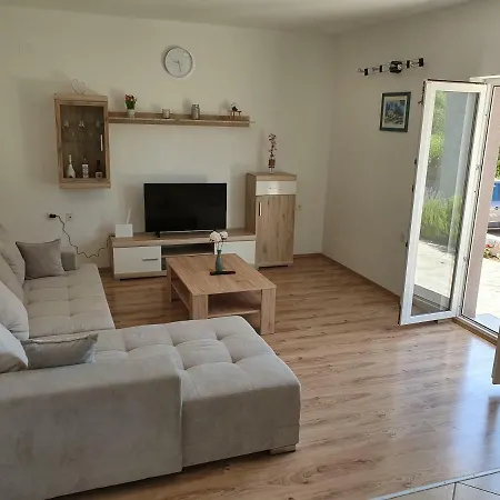 Vikendica Village Kastela